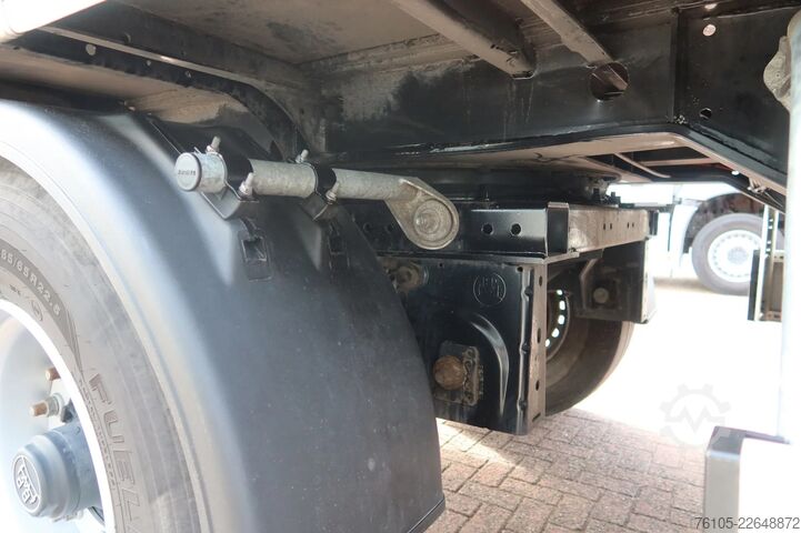 Curtain sided Krone N/A SD + kooiaap + stuur as