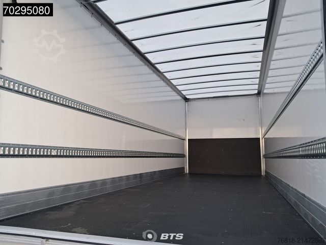 Box truck DAF XB 230 4X2 FA DC 12t - Paccar Body Koffer