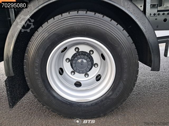 Box truck DAF XB 230 4X2 FA DC 12t - Paccar Body Koffer