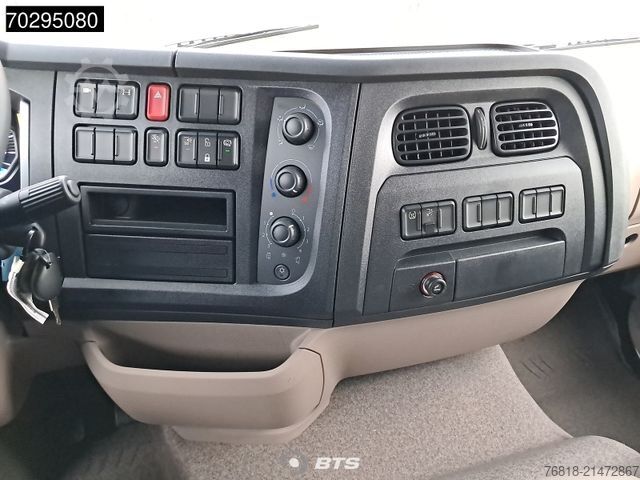 Box truck DAF XB 230 4X2 FA DC 12t - Paccar Body Koffer