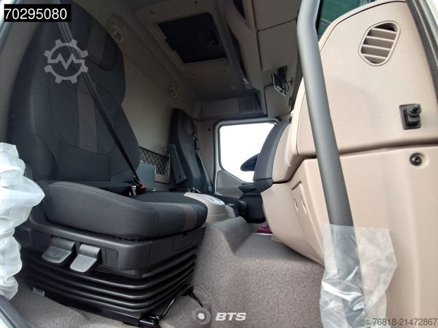 Box truck DAF XB 230 4X2 FA DC 12t - Paccar Body Koffer