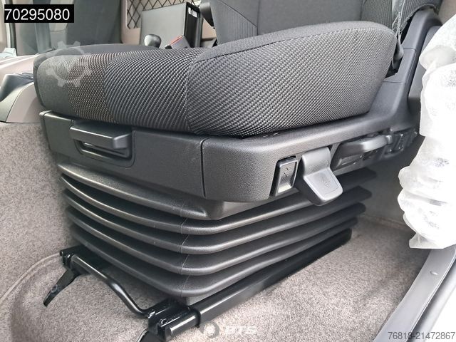 Box truck DAF XB 230 4X2 FA DC 12t - Paccar Body Koffer