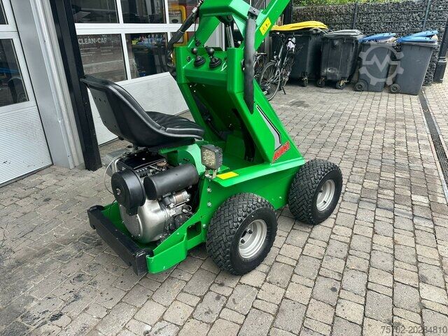 Yard loader Avant Tecno Proficat 4WD Diesel mit Schaufel + Krokozange