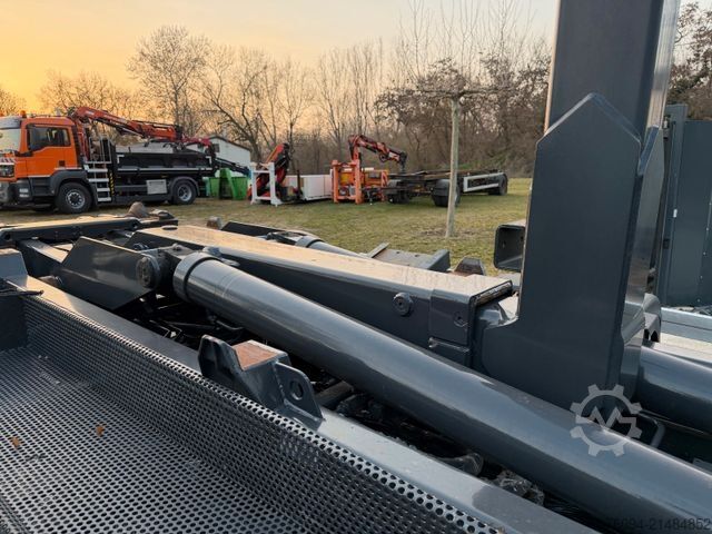 Kipper LKW DAF CF 75.250 Abrollkipper KRAN FUNK