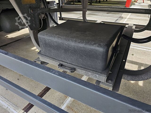 Kühl-/Tiefkühltransport SCHMITZ N/A TAILLIFT THERMOKING