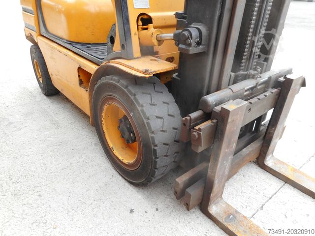 4-wheel forklift Hyundai HDF30II Triplex + SS