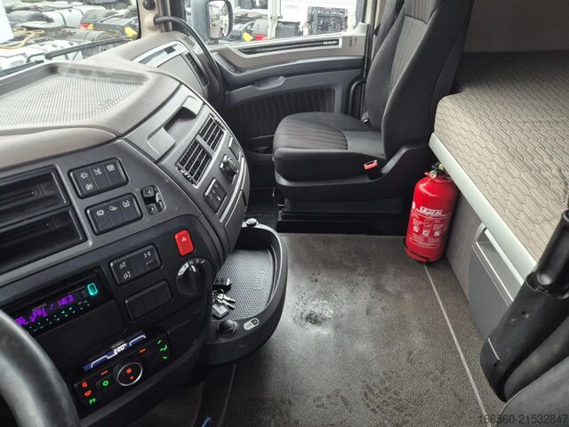 Standard-Traktor DAF XF 530 FT SUPER SPACE CAB ZF INTARDER