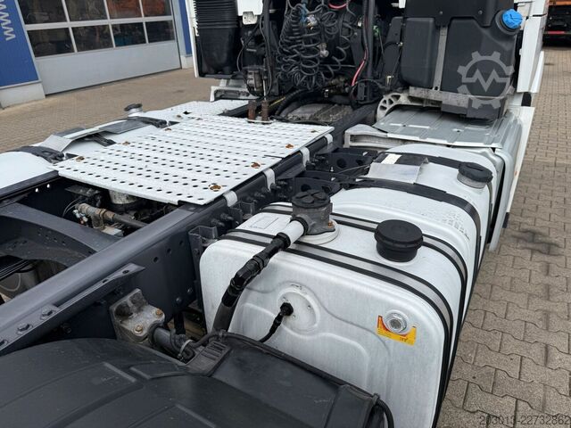 Standard SZM VOLVO 650 6x4 EURO 6 Sattelzugmaschine
