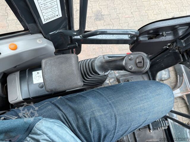 Kettenbagger KOMATSU PC58MR-5E0 Tiltrotator / 1.443 h