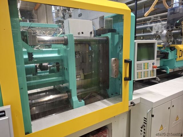 Cnc mold injection machine with robotics Arburg 520S 1500/800