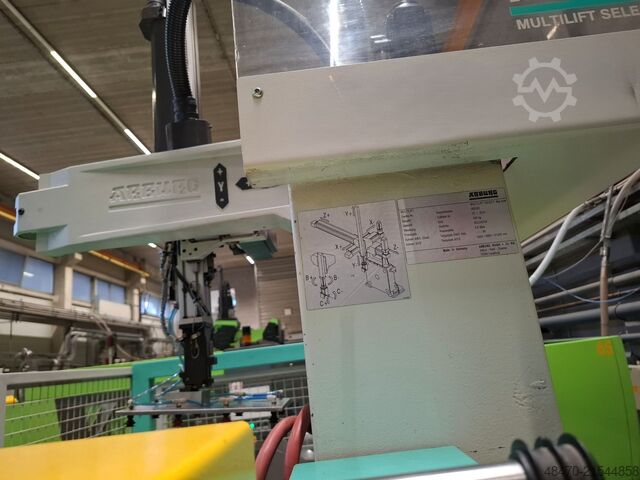 Cnc mold injection machine with robotics Arburg 520S 1500/800