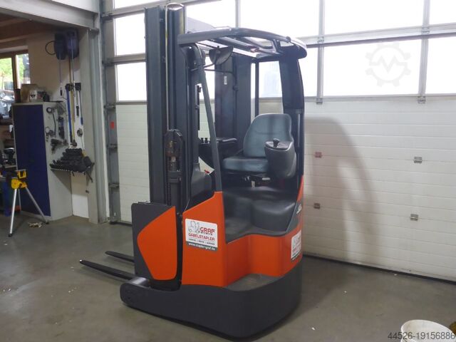 Schubmaststapler Linde R16X-03