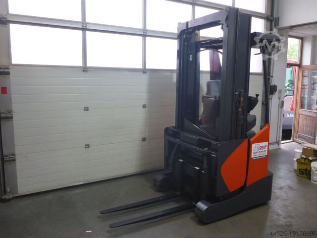 Schubmaststapler Linde R16X-03