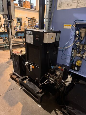 Vertical machining center DOOSAN DVF 5000