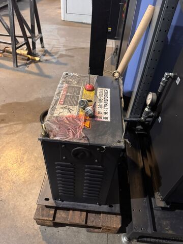Vertical machining center DOOSAN DVF 5000