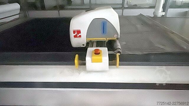 Automatic multi-ply cutting machine Investronica CV040/070