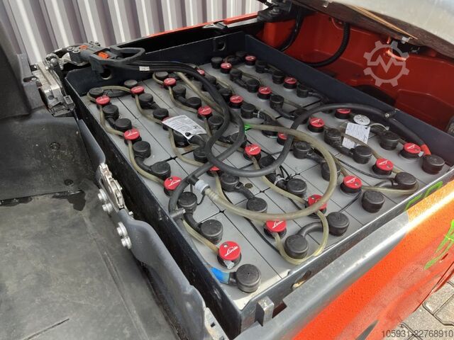 Electric 3-wheel forklift Linde E16-02