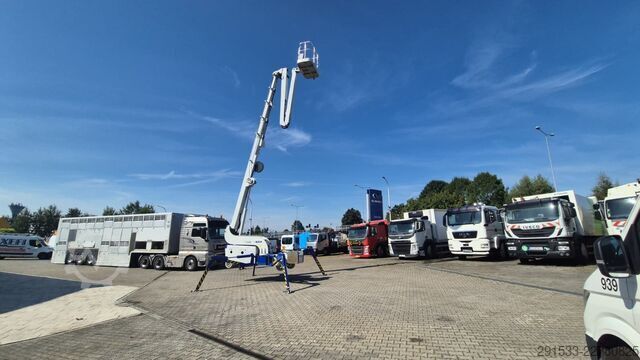 Mobile work platform Falcon Lifts FS290 - 1 OWNER- ONLY 100MTH
