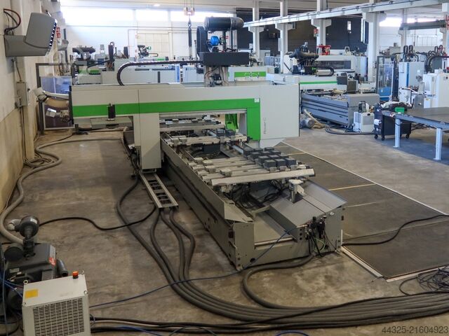 5-Achs-Bearbeitungszentrum BIESSE ROVER C