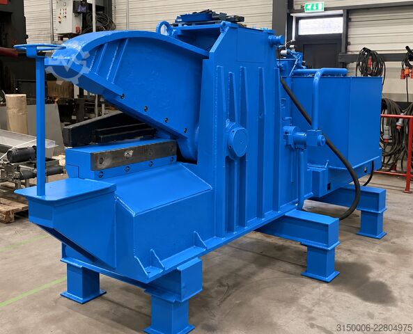 Crocodile Shear Moros HF-30