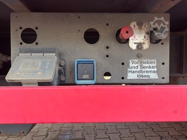 Anhänger mit Pritsche & Plane SPIER ZGL 290 Hochgekuppelt