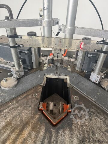 Corner crimping machine Elumatec EP 124