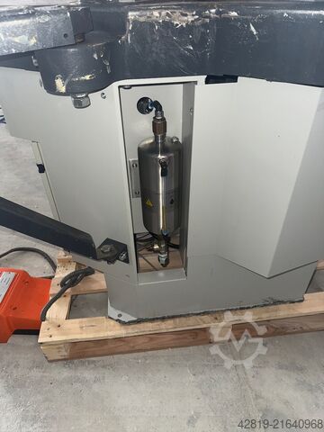 Corner crimping machine Elumatec EP 124