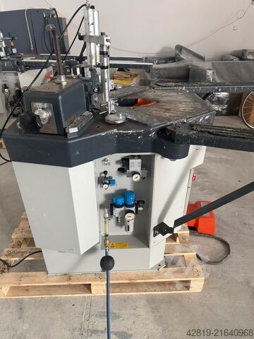 Corner crimping machine Elumatec EP 124