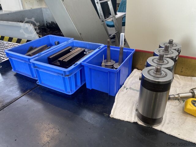 CNC-Universal-Bohr- und Fräsmaschine Deckel Maho DMC100U duoBLOCK