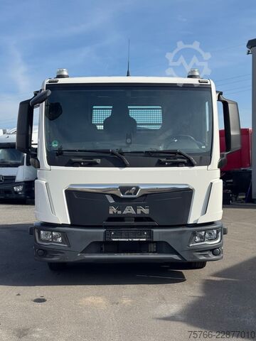 Three-way tipper van MAN TGL 8.220 / 2 x AHK / 3 SITZE