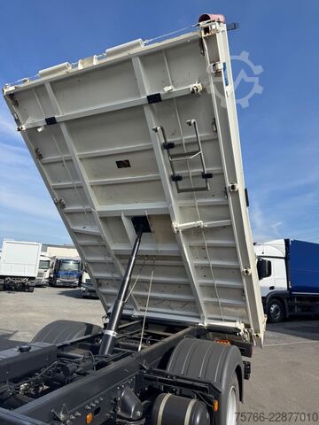 Three-way tipper van MAN TGL 8.220 / 2 x AHK / 3 SITZE