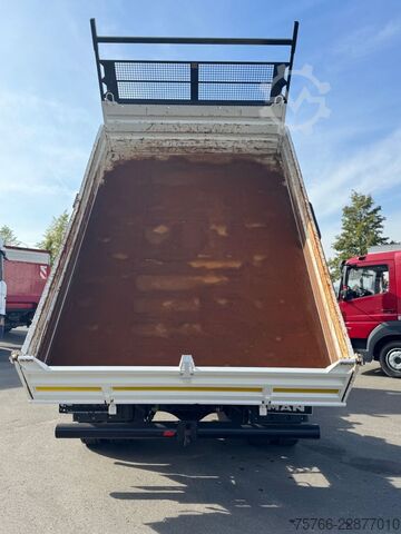 Three-way tipper van MAN TGL 8.220 / 2 x AHK / 3 SITZE