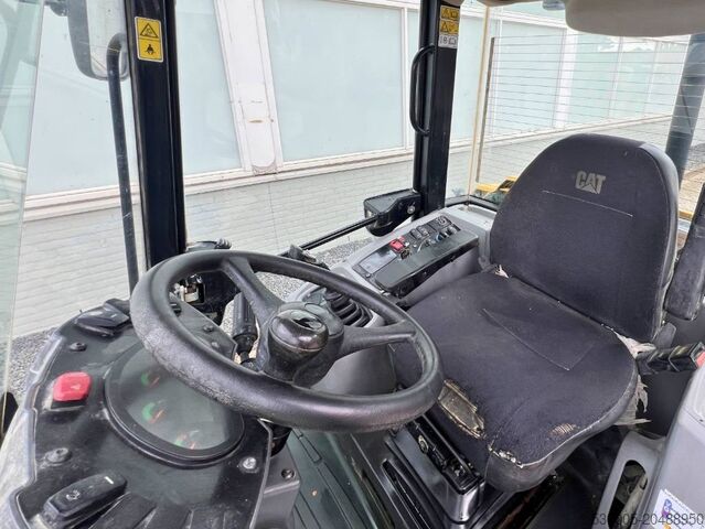 Radlader CAT 906 M     2016