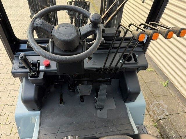 Electric 4-wheel forklift Noblelift CPD18-A2