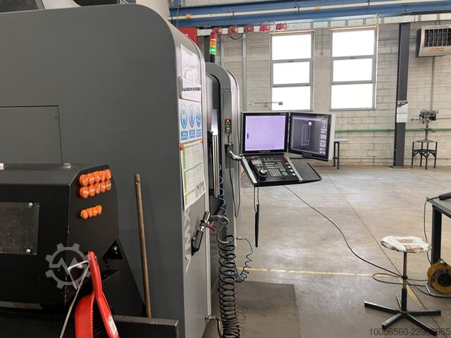 Vertikales Bearbeitungszentrum HURCO VMX 30 i