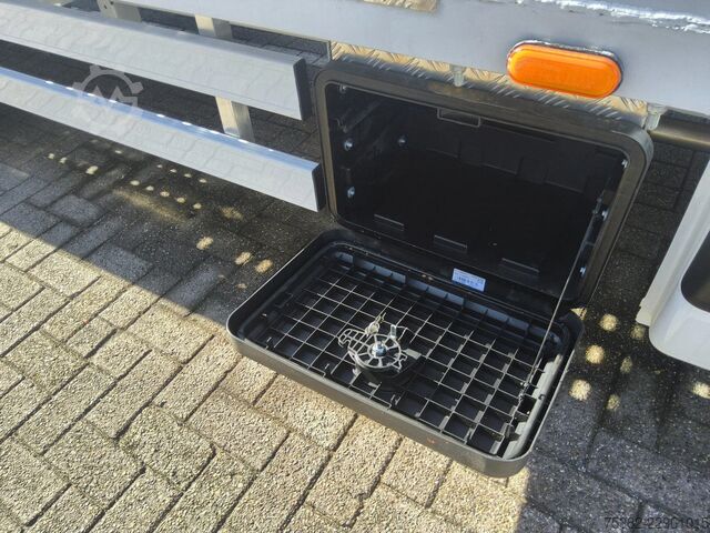 Kastenwagen Universal LAADBAK AUTOAMBULANCE LENGTE 4.85 METER + ELEKT...