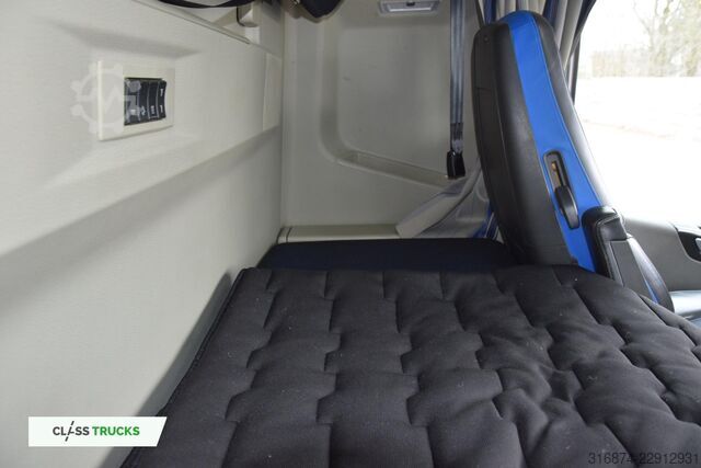 Standard tractor unit VOLVO FH 500 Globetrotter XL Varios
