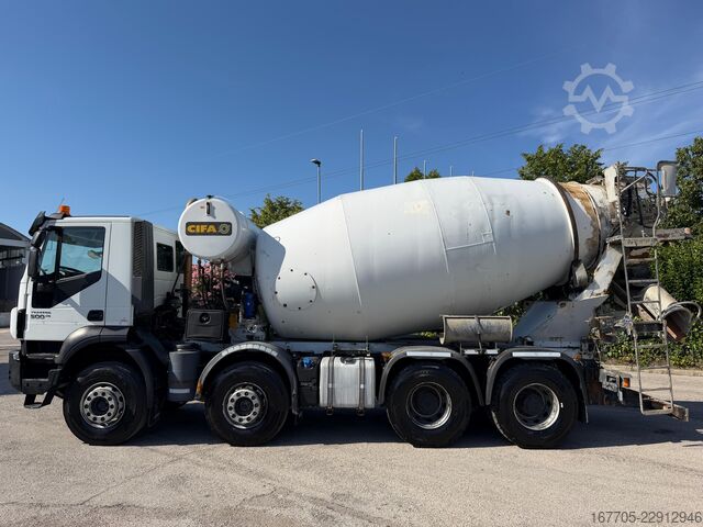 Concrete mixer truck Iveco TRAKKER 500