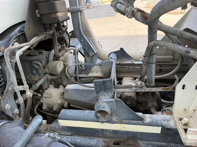 Concrete mixer truck IVECO TRAKKER 400