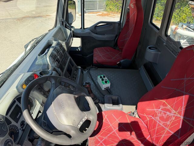 Concrete mixer truck Iveco Trakker 450