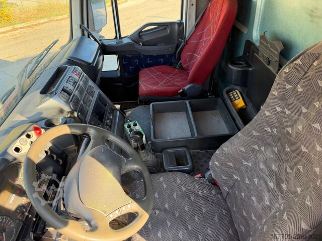 Concrete mixer truck Iveco trakker