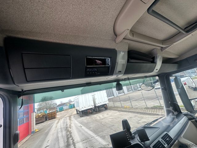 Flatbed truck MAN 26.420 TGS LL Palfinger PK 26.001 l TEC Funk