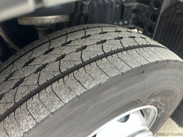 Flatbed truck MAN 26.420 TGS LL Palfinger PK 26.001 l TEC Funk