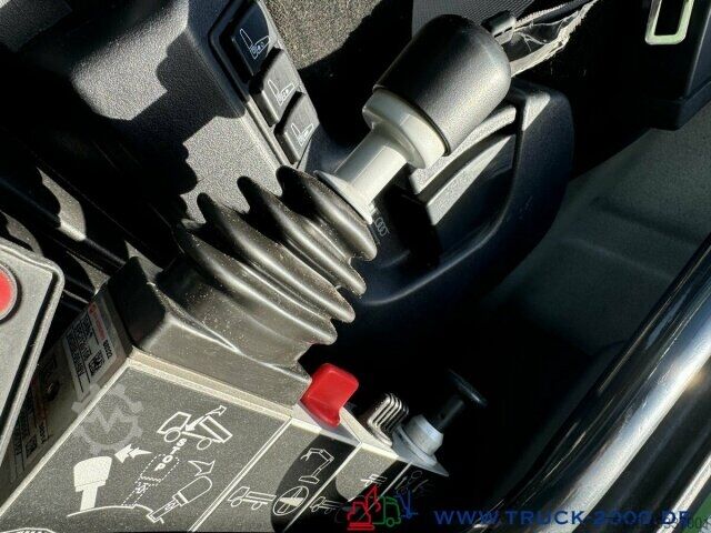 Kipper LKW MAN TGS 26.500 6x4 Meiller + Kran + Bordmatik 137TKM