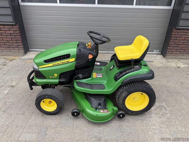 John Deere X140 Aufsitzrasenmäher – Nur 211 Betriebsstunden – 48 Zoll NEUES Mähwerk JOHN-DEERE X140 Zitmaaier – Slechts 211 uur – 48 inch NIEUW maaidek