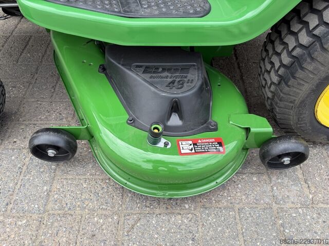John Deere X140 Aufsitzrasenmäher – Nur 211 Betriebsstunden – 48 Zoll NEUES Mähwerk JOHN-DEERE X140 Zitmaaier – Slechts 211 uur – 48 inch NIEUW maaidek