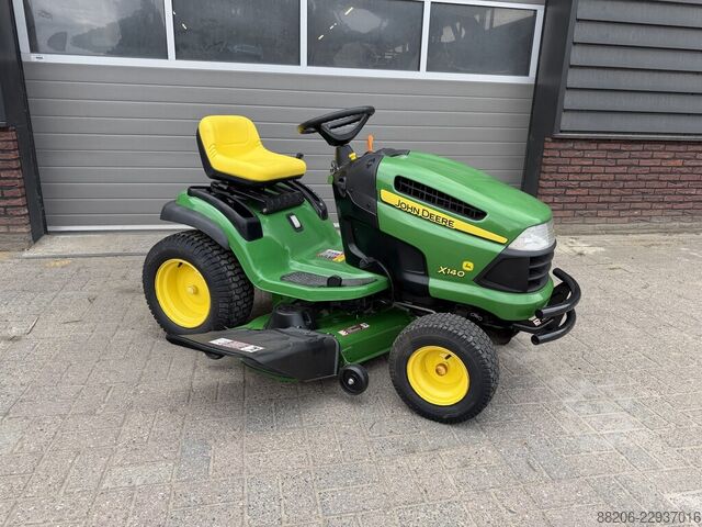 John Deere X140 Aufsitzrasenmäher – Nur 211 Betriebsstunden – 48 Zoll NEUES Mähwerk JOHN-DEERE X140 Zitmaaier – Slechts 211 uur – 48 inch NIEUW maaidek