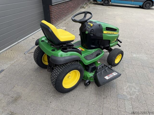John Deere X140 Aufsitzrasenmäher – Nur 211 Betriebsstunden – 48 Zoll NEUES Mähwerk JOHN-DEERE X140 Zitmaaier – Slechts 211 uur – 48 inch NIEUW maaidek