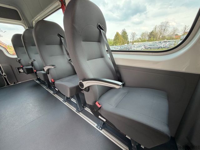 Minibus VW Crafter 2.0 TDi 84 KW L2H2 9 Sitze Klima Ahk Eu5