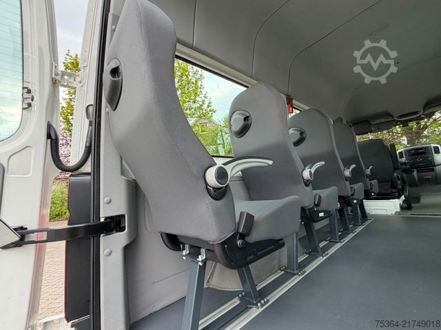 Minibus VW Crafter 2.0 TDi 84 KW L2H2 9 Sitze Klima Ahk Eu5